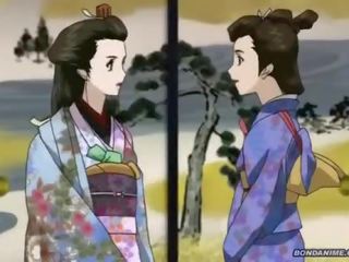 Um imobilizada geisha obteve um molhada gotejamento sexualmente aroused cona