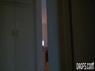 Emo gaja apanhada masturbação feminina em o duche